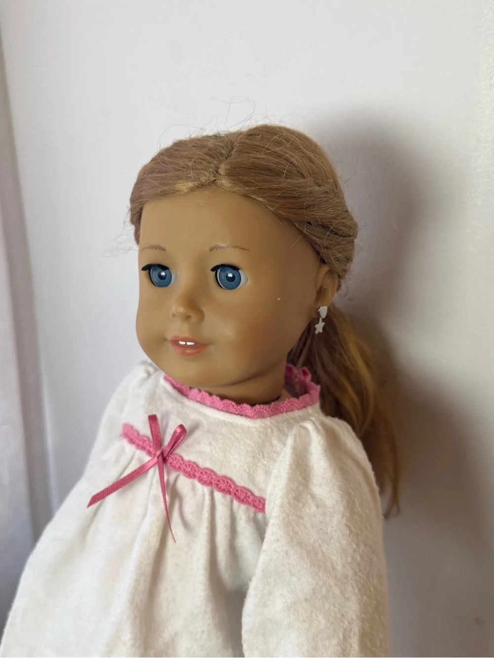 American Girl Doll with White & Pink Nightgown and Purple Accessories [loose leg
